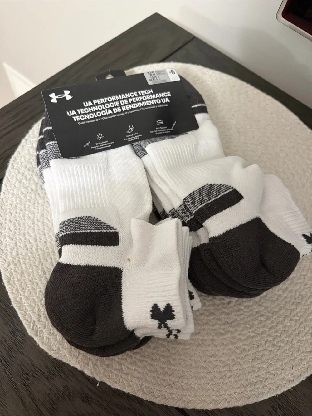 Under Armour Men’s White and Black Performance Crew Athletic Socks